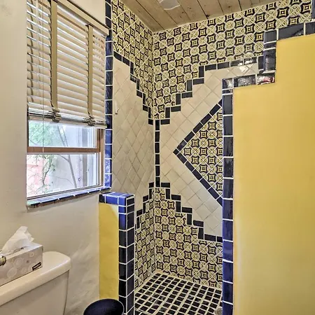 Charming Casita - Near Plaza!