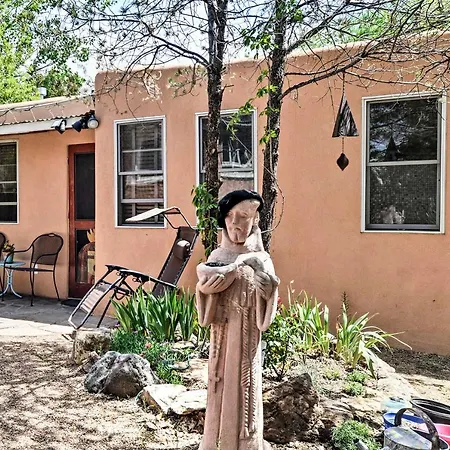 Charming Casita - Near Plaza! *